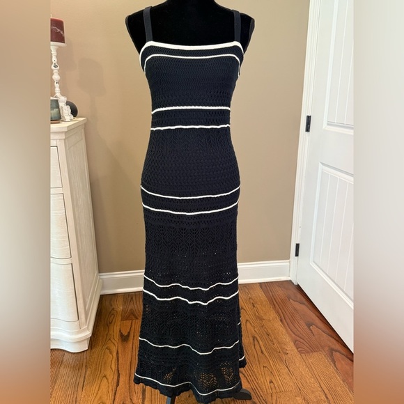 Women’s ABERCROMBIE & FITCH Black & White crocheted maxi dress- Size XS - Picture 7 of 10